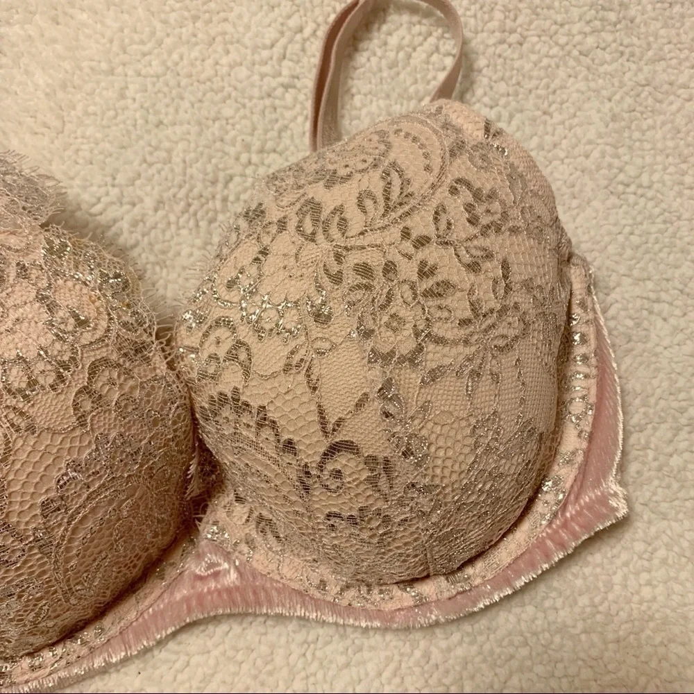 Victoria’s Secret Pink Very Sexy Lightly Lined Plunge Bra